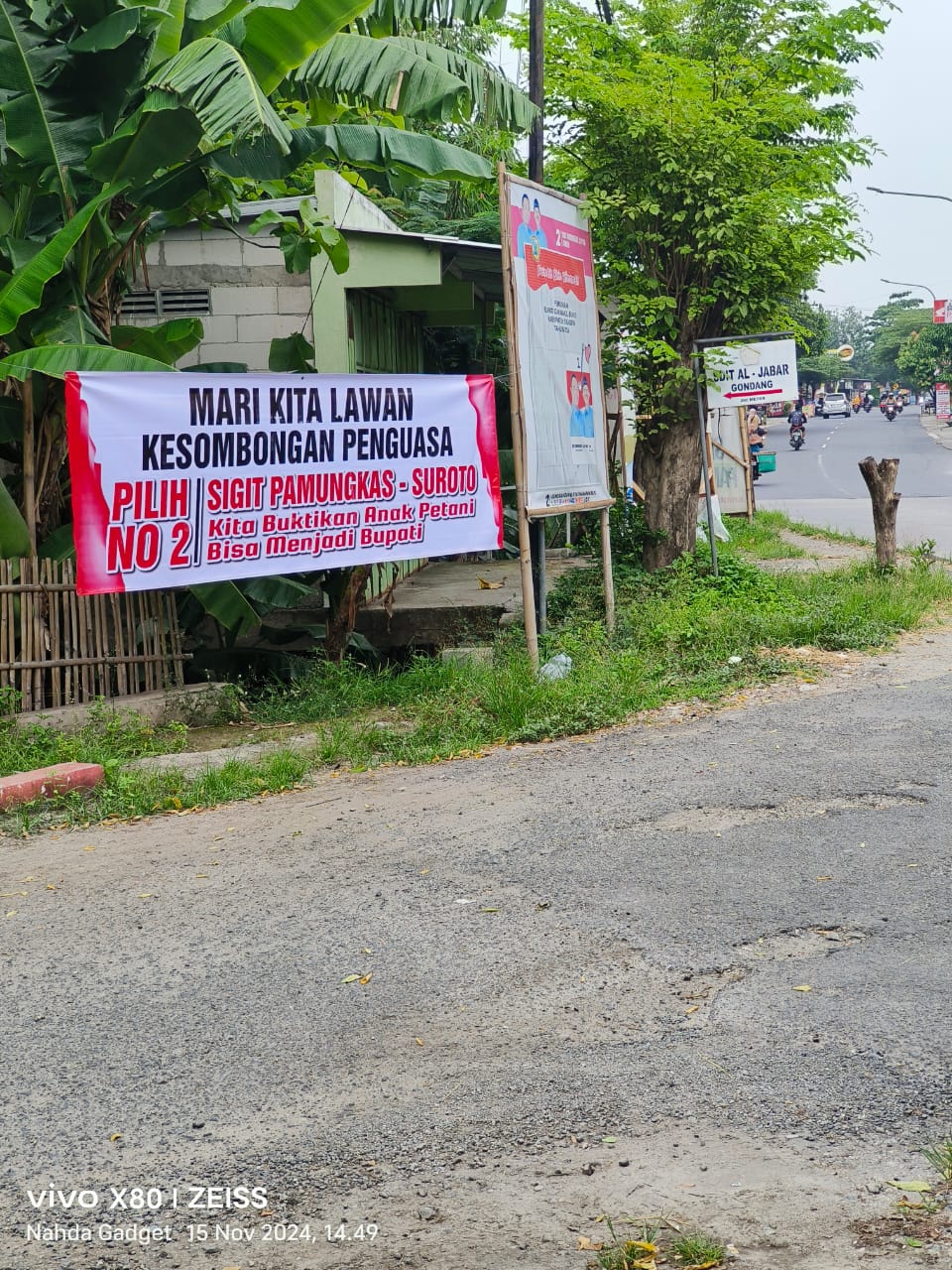 Terulang, Spanduk Provokatif Justru Kembali Betebaran