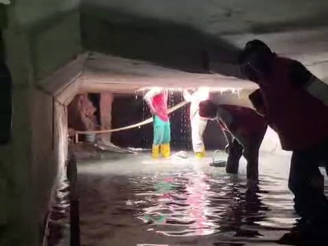 Drainase Simpang Lima Dikuras Total, DPU Semarang Angkat Sedimen dan Sampah dari Gorong-Gorong