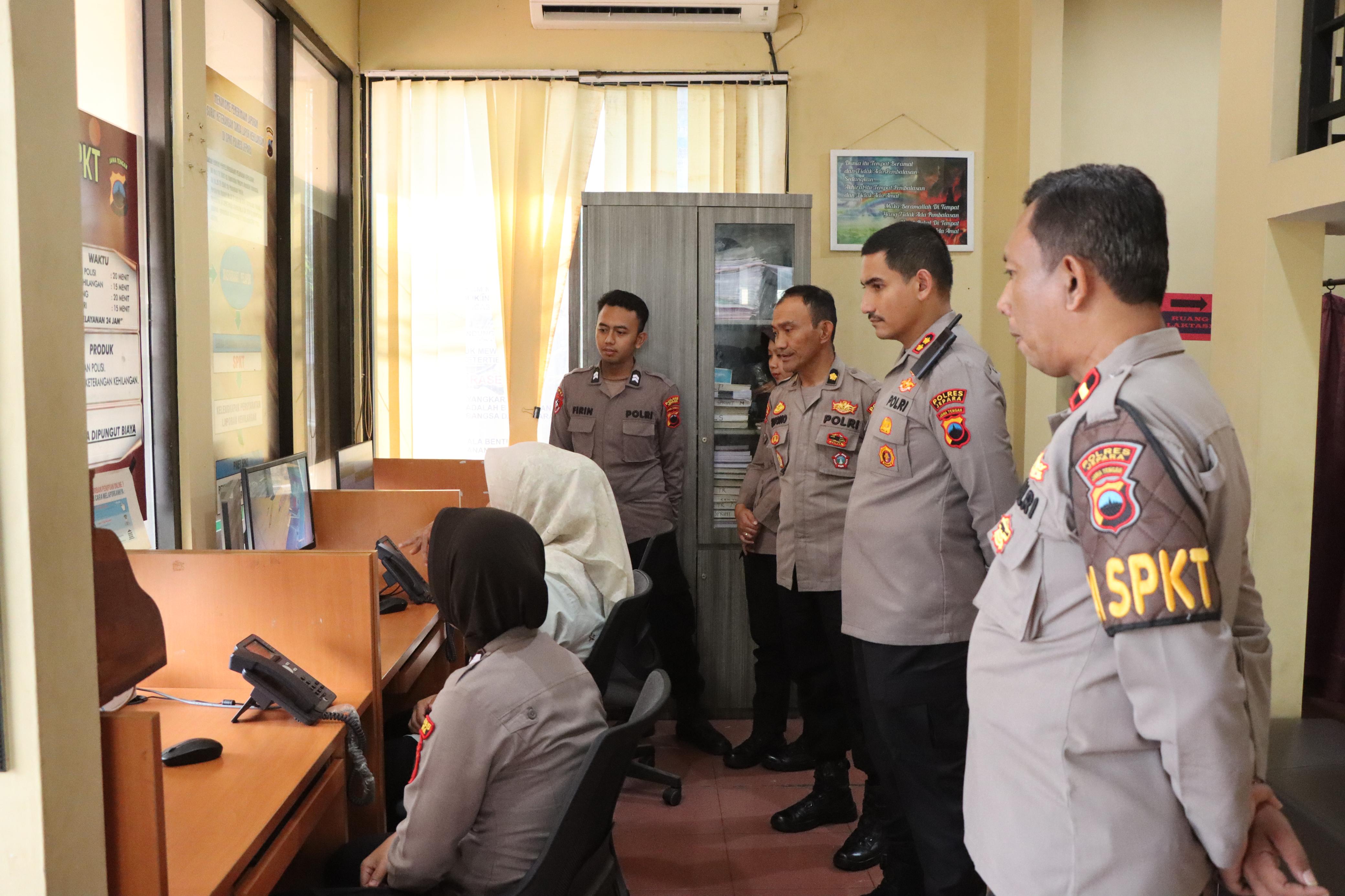 Maksimalkan Kanal Hotline 110, Polres Jepara Dukung Kelancaran Mudik Lebaran