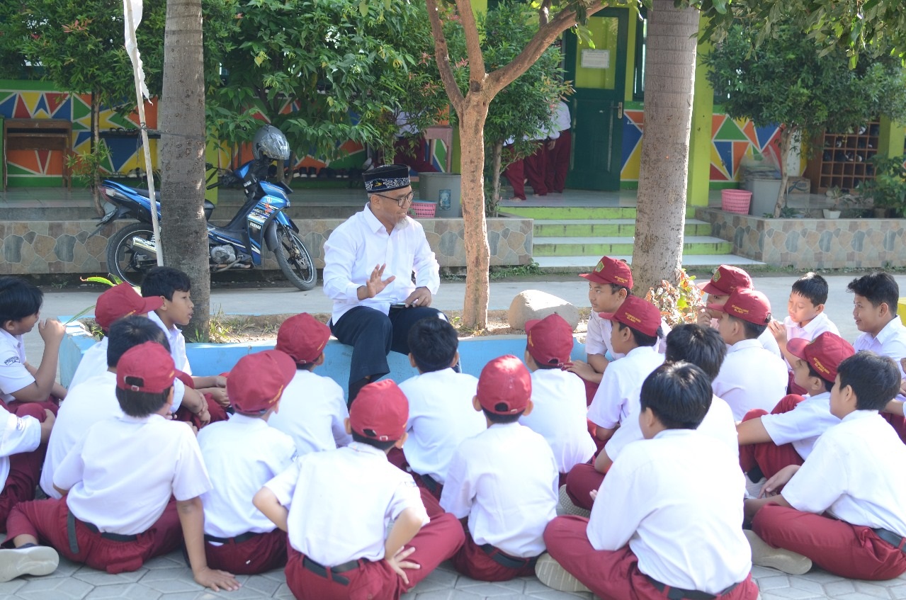 MI Luqman Al Hakim Kabupaten Tegal Adakan Program Bina Pribadi Islami 