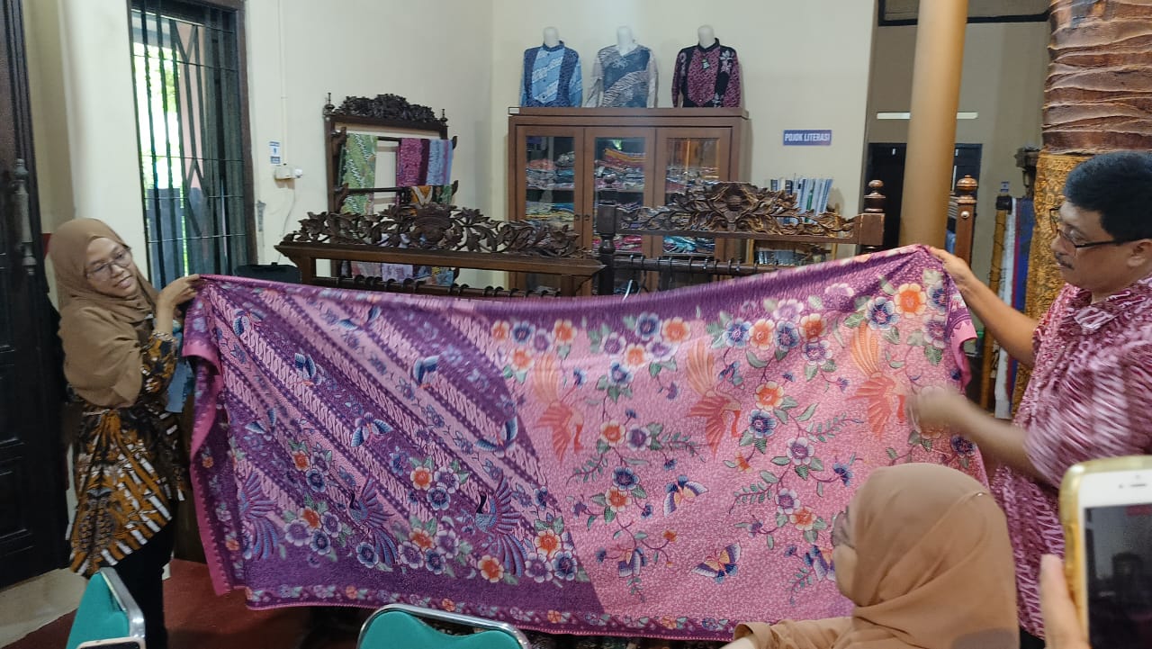 Motif Jawa Hokokai, Jejak Sejarah Kelam di Balik Keindahan Batik Tulis Pekalongan