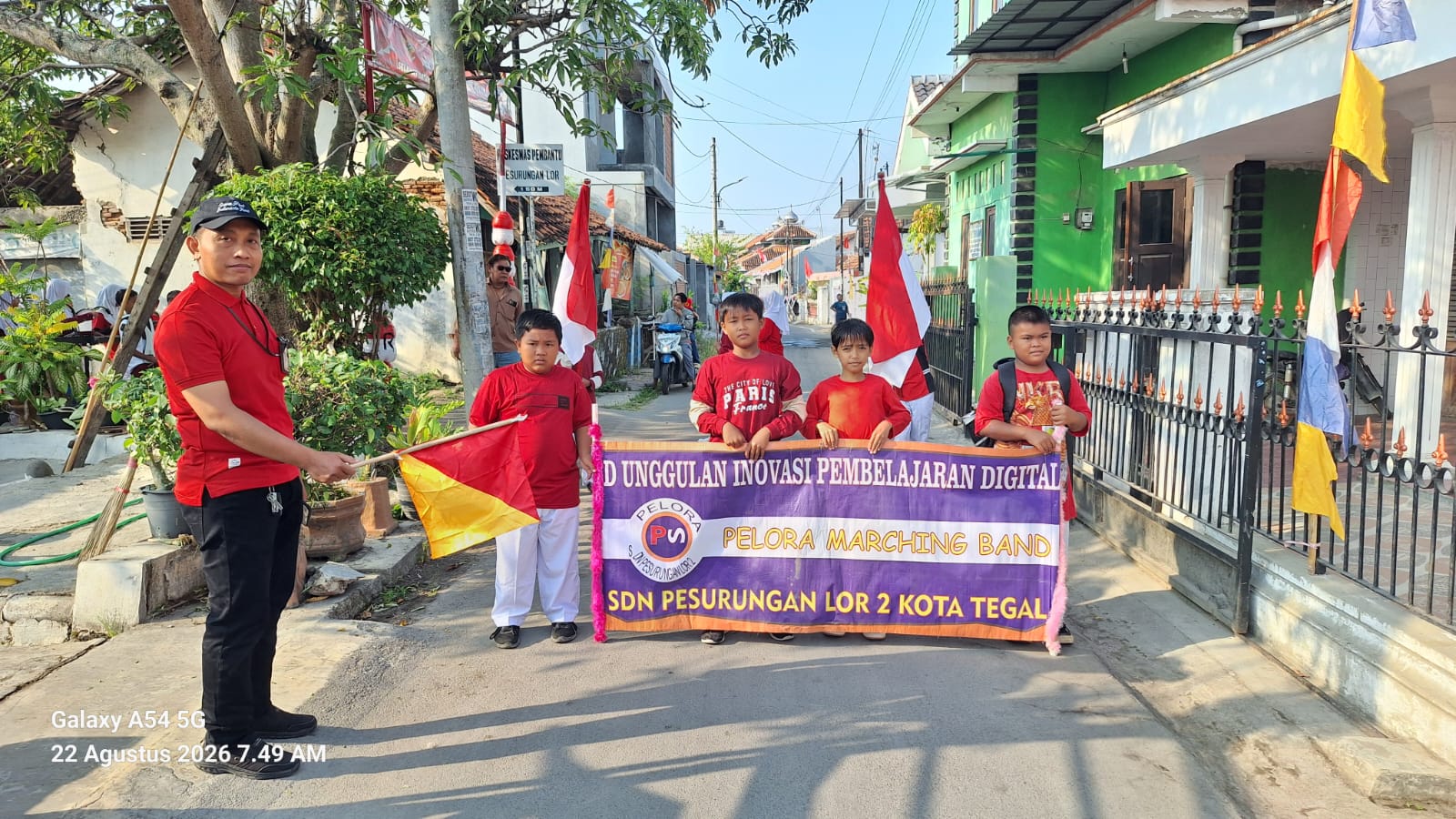 Unik dan Semarak, Jalan Sehat SDN Pesurungan Lor 2 Tegal Berhadiah Laptop