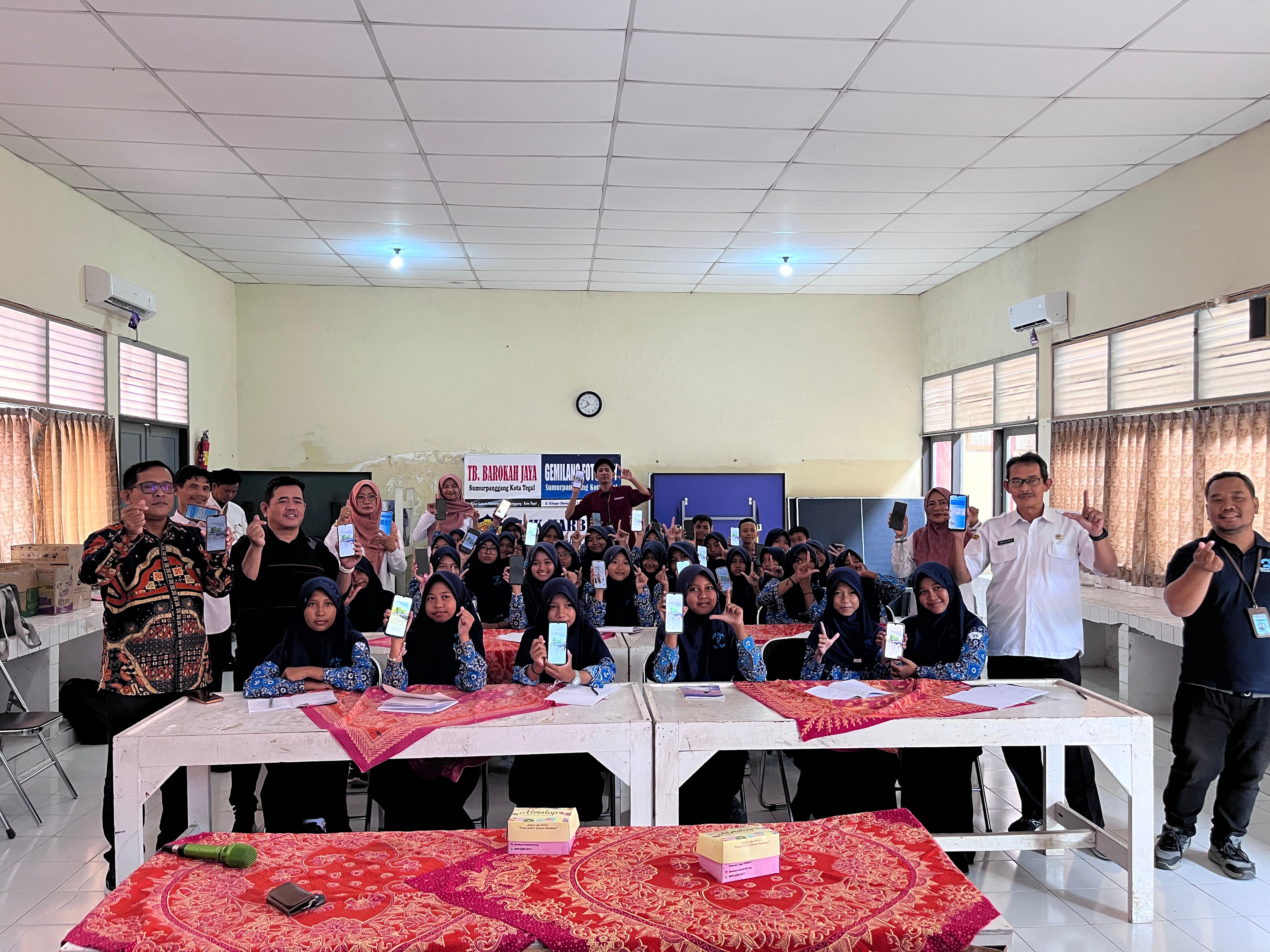 35 Siswa SMP Negeri 17 Tegal Ikuti Pelatihan Mading Digital Bersama Radar Tegal