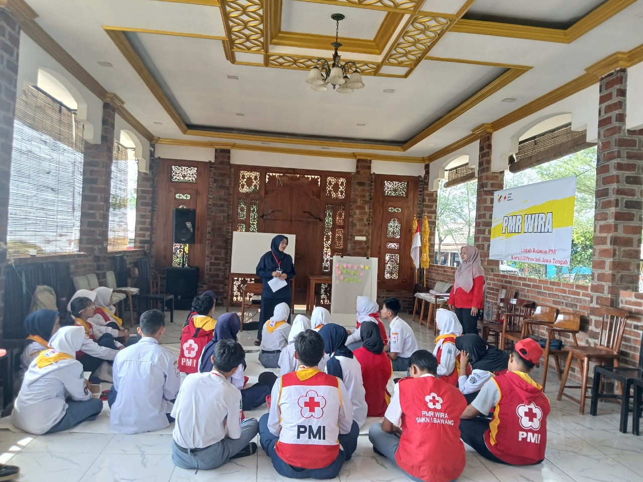 Relawan PMI Kabupaten Tegal Ikuti Latgab di Pantai Sigandu Batang