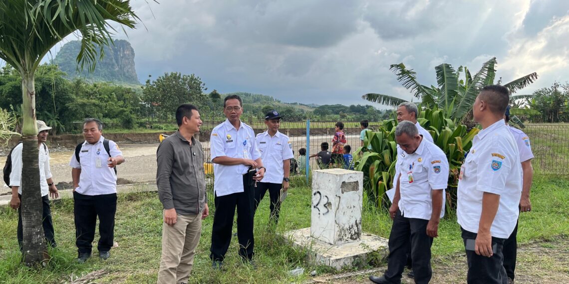 Bendung Cipero Tegal Jebol, Ketua DPRD Terjun ke Lokasi Berikan Solusi