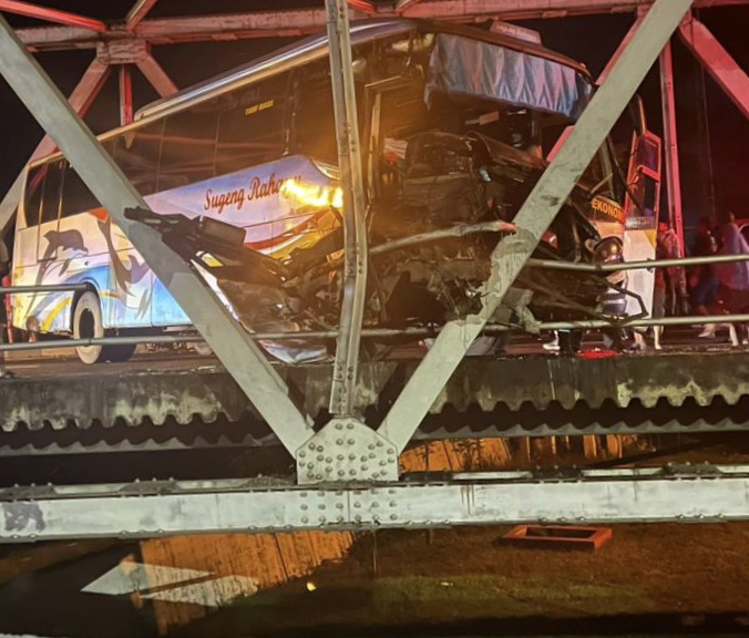 Kecelakaan Bus Sugeng Rahayu di Jembatan Jurug Solo, Motor Berhenti Jadi Penyebab