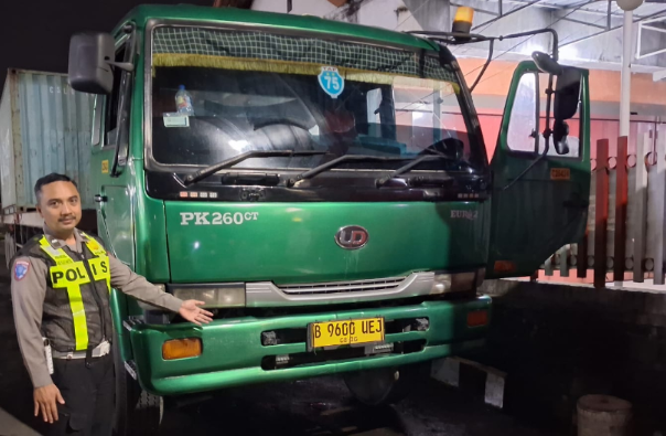 Gagal Menyalip, Warga Magelang Tewas Dihantam Truk Trailer di Jalur Nasional