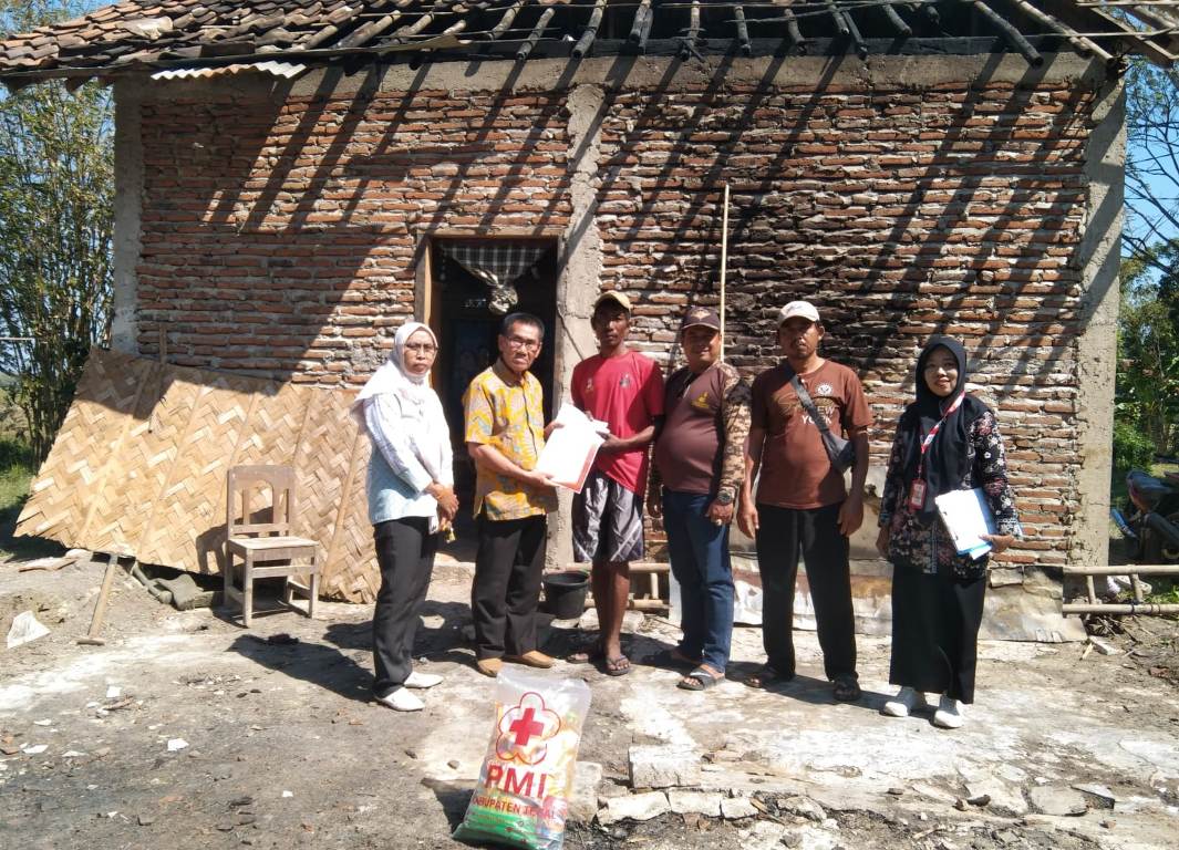 Tiga Rumah di Tegal Kebakaran, PMI Gercep Beri Bantuan