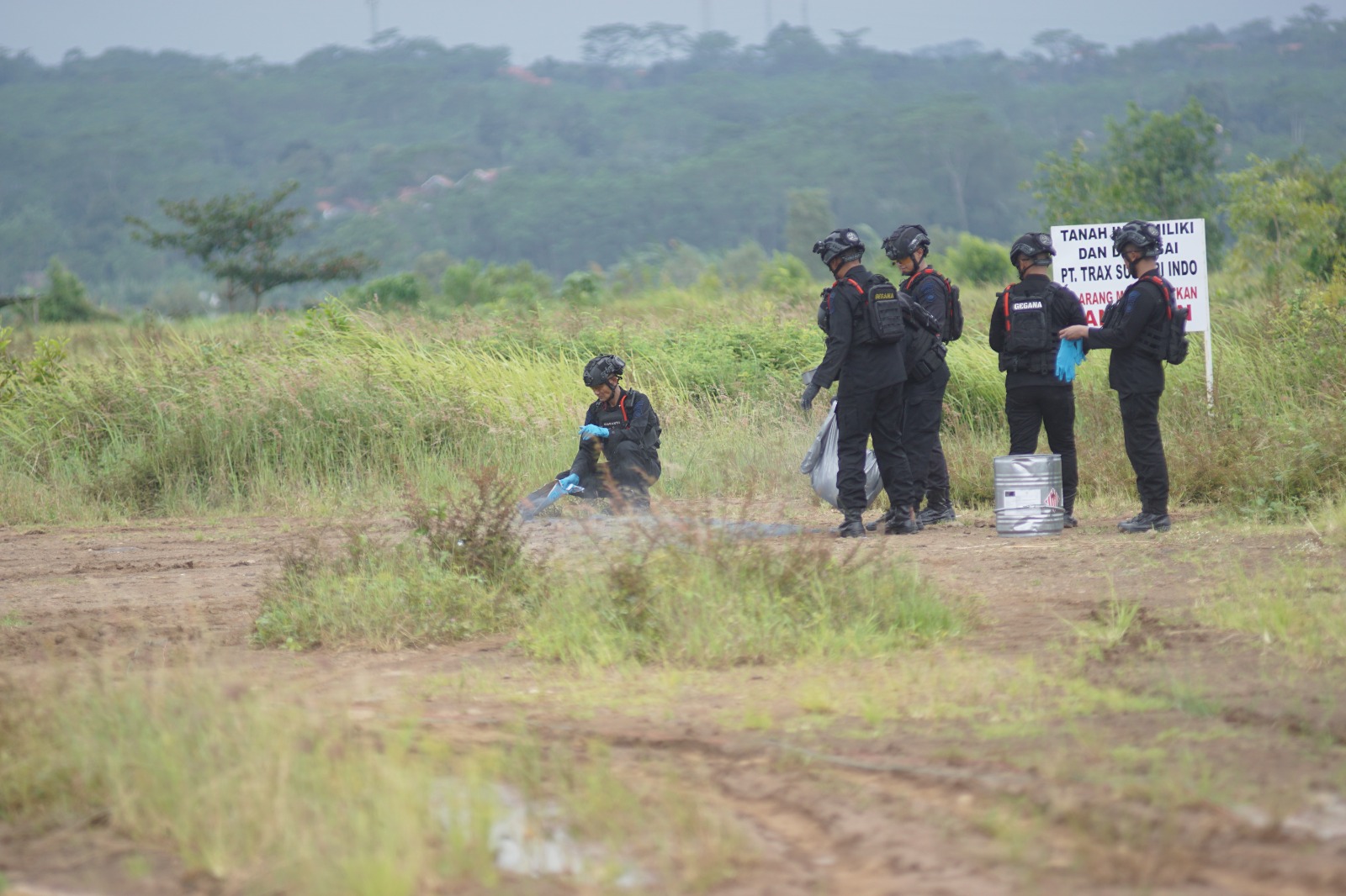 Hari Pertama Ramadan, Jibom Polda Jateng Musnahkan 29 Kg Serbuk Petasan di Batang