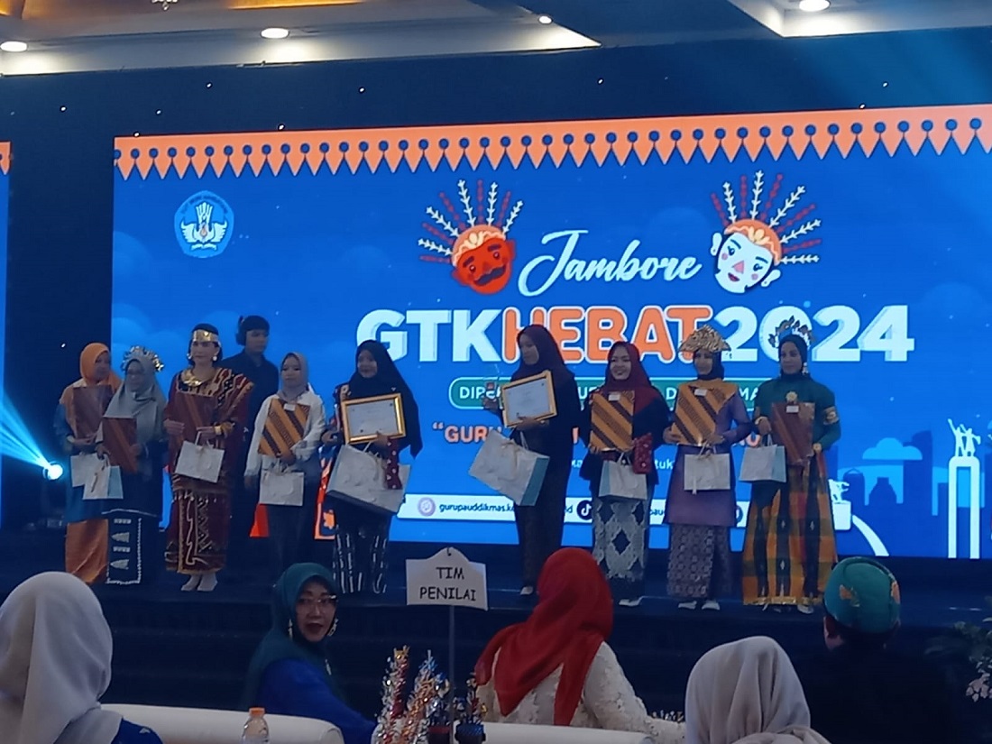 Raih Prestasi Tingkat Nasional, Tiga Guru Inspiratif Kota Semarang Raih Penghargaan Jambote GTK Hebat 2024