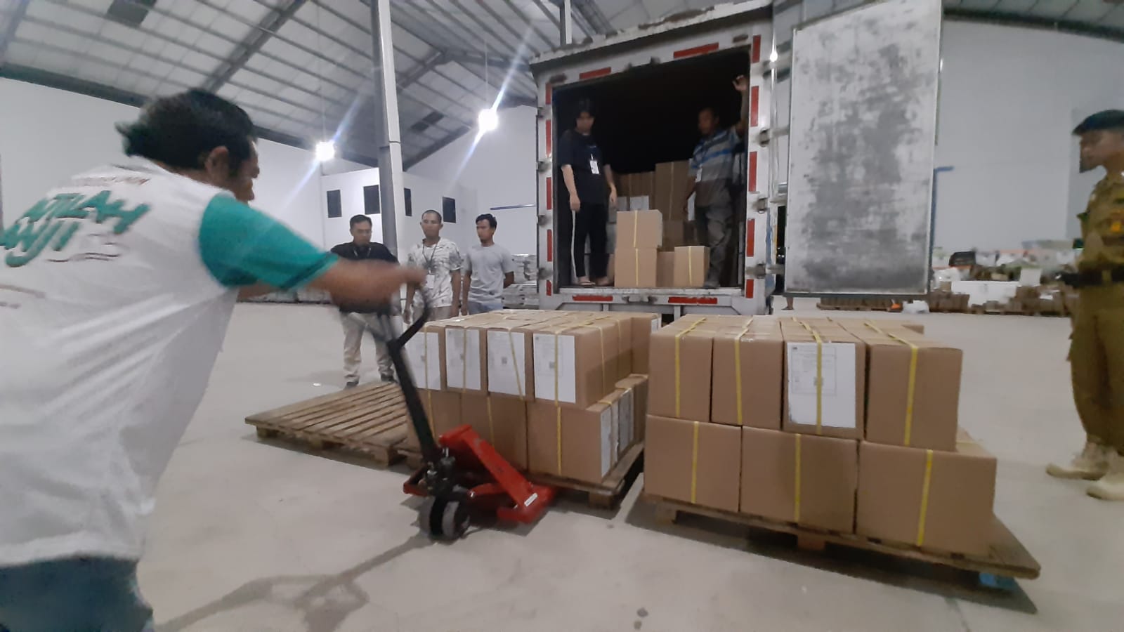 Sebanyak 1.297.910 Surat Suara Pilgub Jateng Tiba di Gudang Logistik KPU Kota Semarang