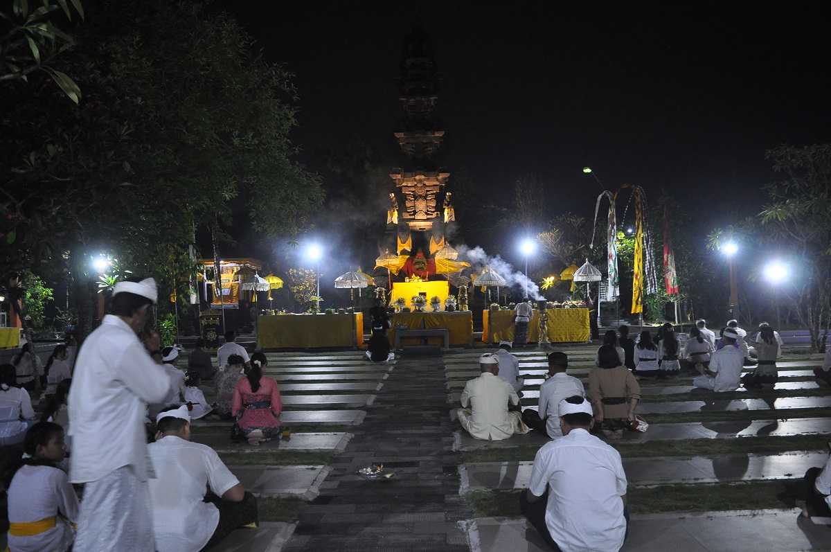 Hari Raya Kuningan, Umat Hindu Terapkan Ajaran Dharma Negara Untuk Tidak Golput Dalam Pilkada