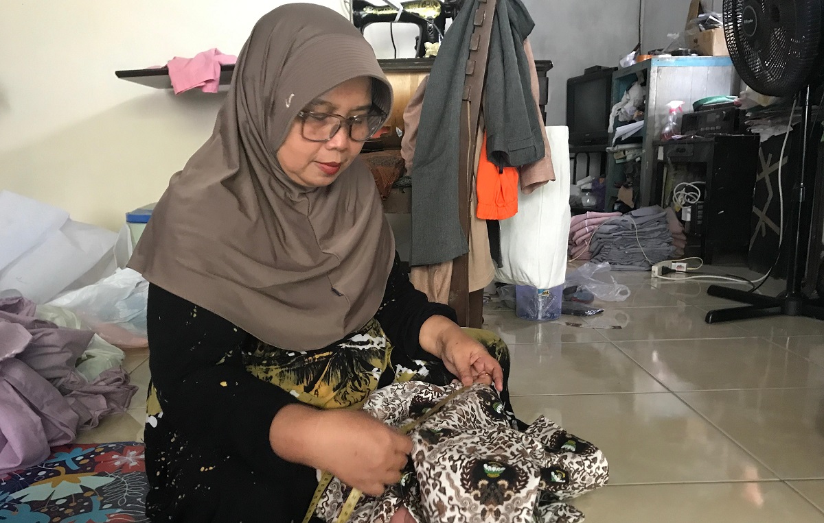 Cerita Penjahit Batang ingin Rasakan Cuan dari Seragam Sekolah Gratis