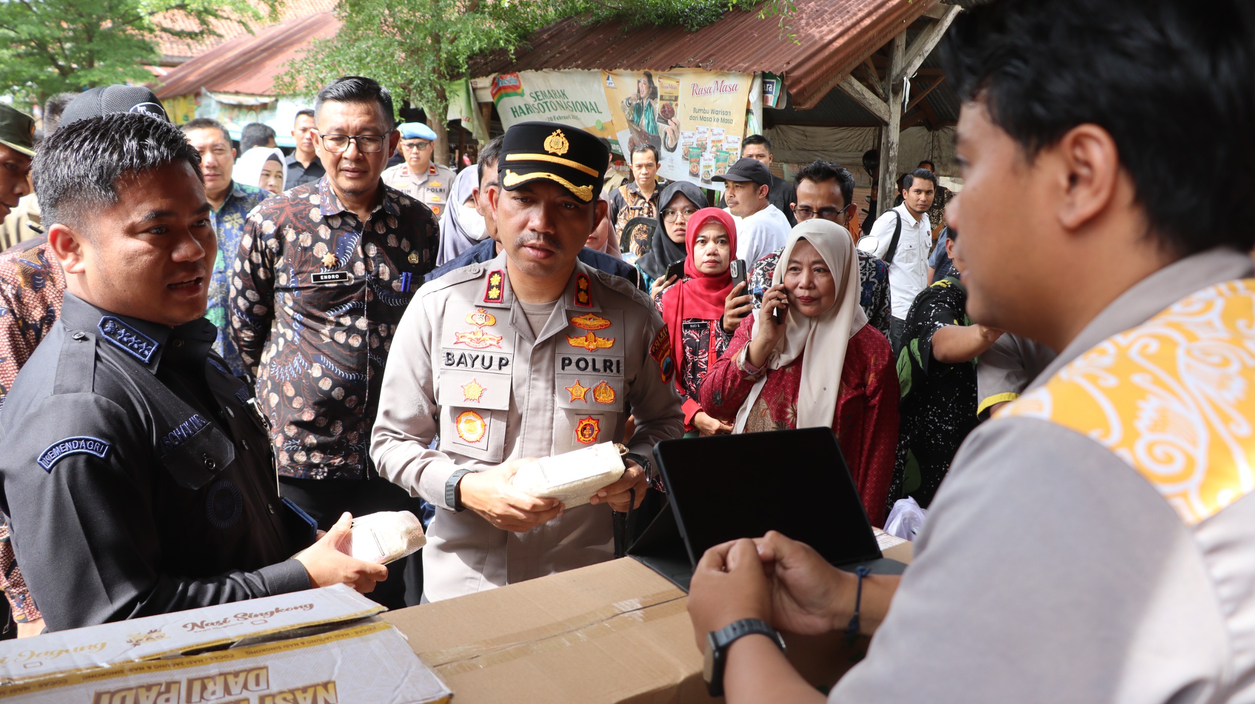 Forkopimda Tegal Tinjau Harga Stok Sembako Jelang Lebaran 