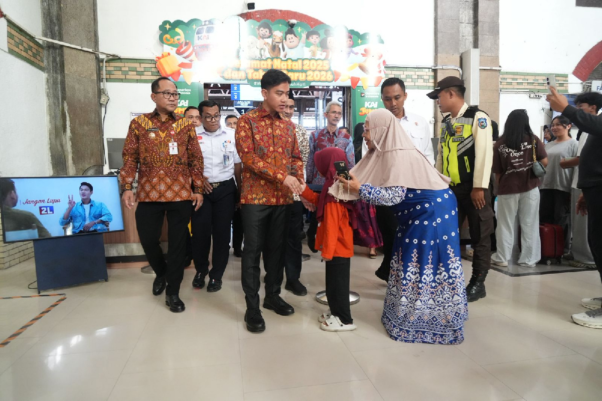 Wapres Gibran Tinjau Stasiun Semarang Tawang, Pastikan Layanan Kereta Siap Hadapi Nataru 2025/2026