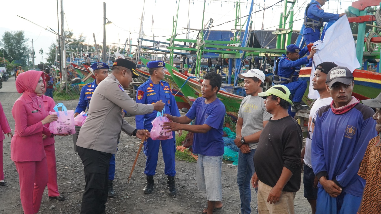 Polres Tegal Berbagi Berkah dengan Kalangan Nelayan 