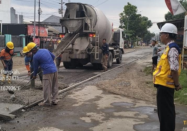 ‎2 Ruas Jalan Vital di Kabupaten Tegal Mulai Ditingkatkan, Anggaran Tembus Miliaran Rupiah