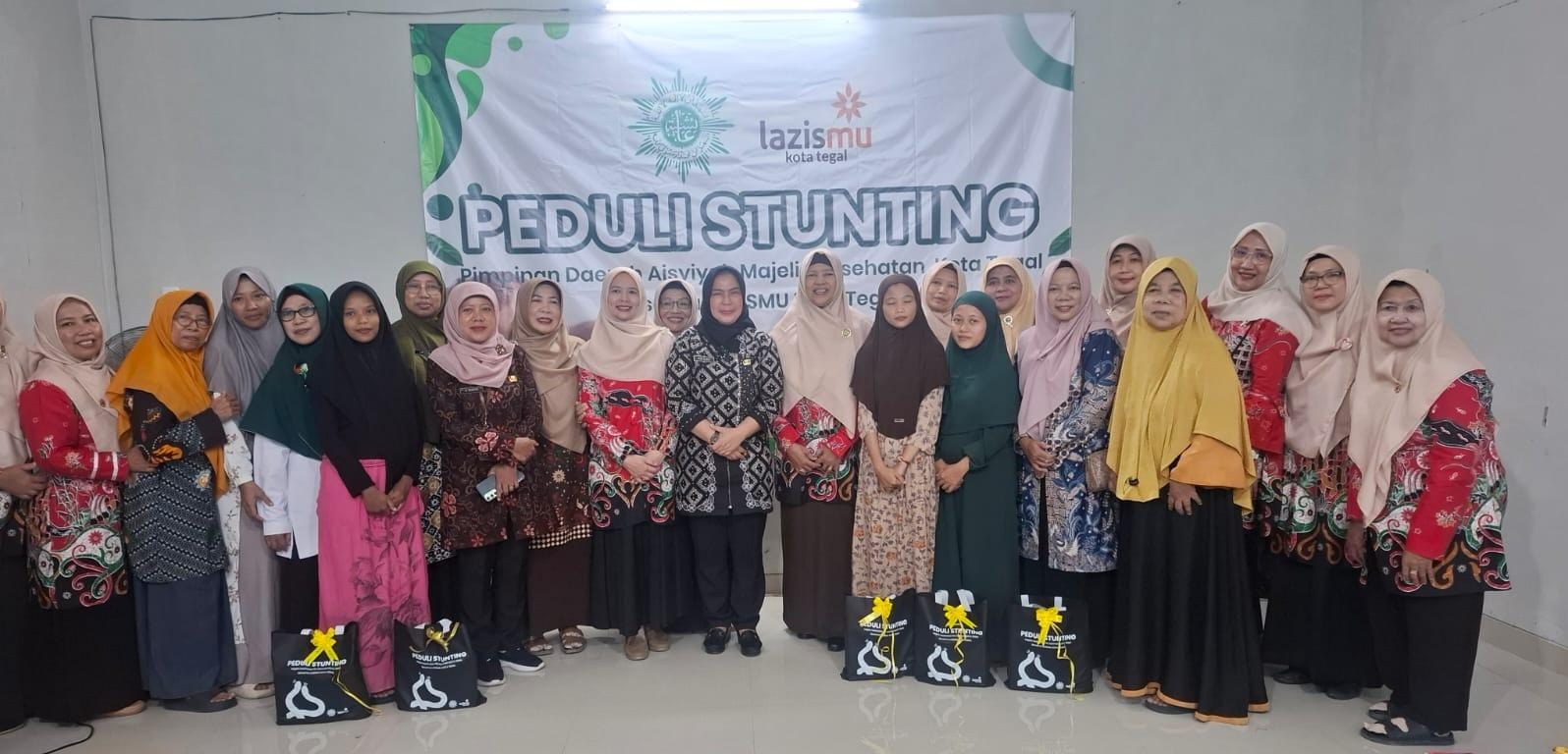 LazisMu Gandeng Aisyiyah Kota Tegal Salurkan PMT bagi Ibu Hamil Resti 