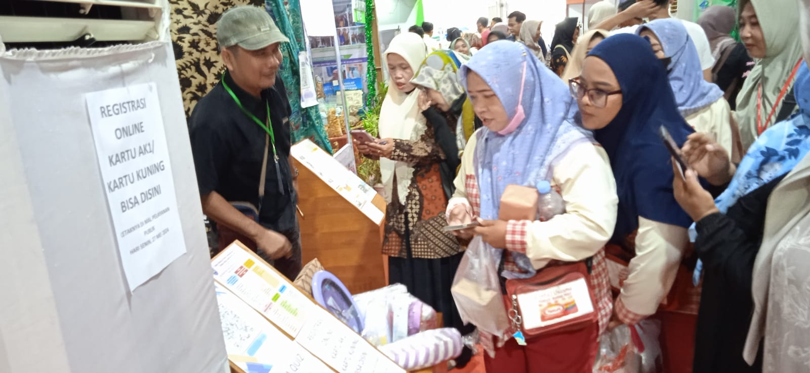 Disperintransnaker Kabupaten Tegal Hadirkan Layanan Utama  dalam Slawi Ageng Expo