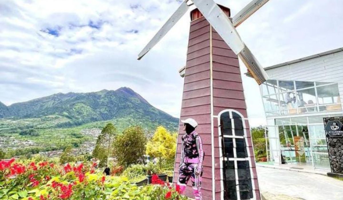 Menikmati Pemandangan Gunung Merapi dan Gunung Merbabu di Tempat Wisata Selo Boyolali