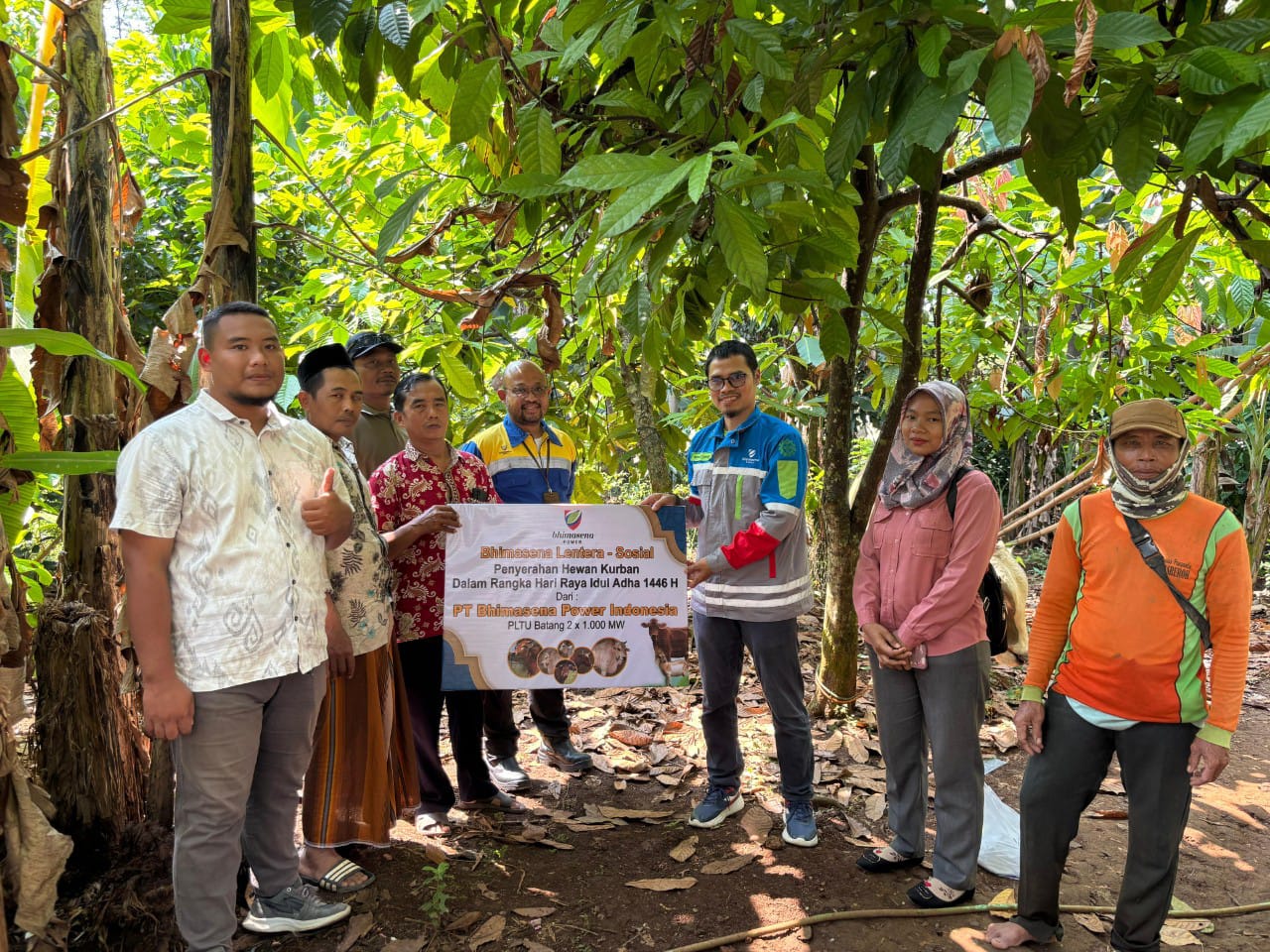 Idul Adha, Bhimasena Lentera Sosial Bagikan Sapi dan Kambing ke 14 Desa Sekitar PLTU Batang