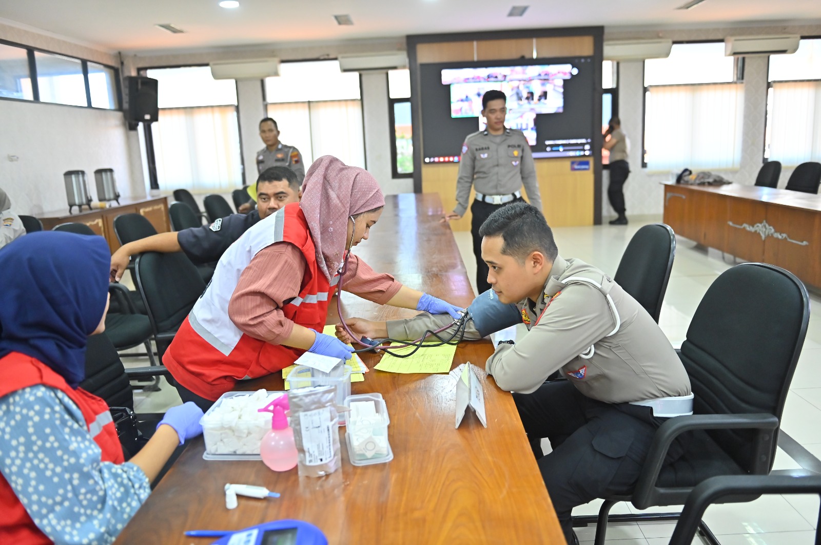 Polres Kudus dan Polres Jepara Donor Darah Serentak di HUT Humas Polri