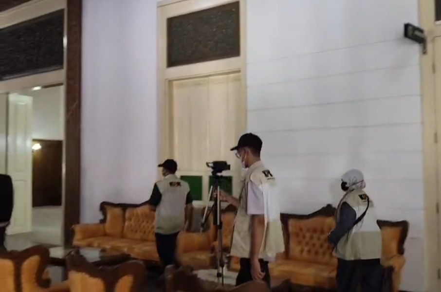 Dikawal Ketat Polresta Pati, KPK Geledah Rumah Dinas dan Kantor Bupati Pati