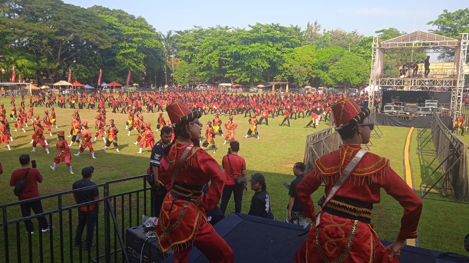 HUT ke-60 Batang, Tari Babalo dan Minyak Jelantah Pecahkan Rekor Dunia MURI