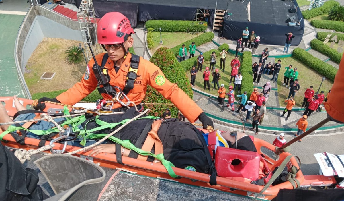 Flying Fox UIN Saizu Bermasalah, Mahasiswa Baru Terbentur dari Ketinggian 15 Meter