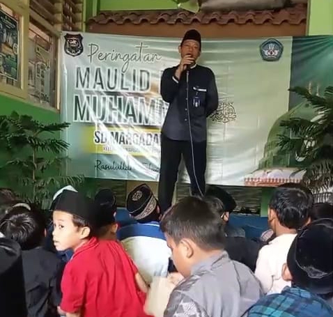 SDN Margadana 8 Kota Tegal Peringati Maulid Nabi ‎