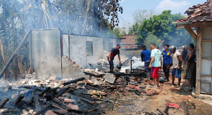 Rugi Rp100 Juta, Rumah dan Kandang  Sapi di Juwangi Boyolali Terbakar
