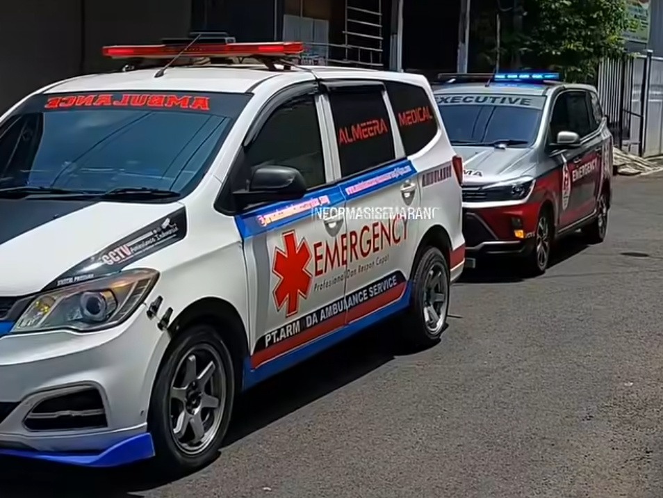 Orderan Fiktif Diduga Modus Penagihan Pinjol, Tiga Ambulans dan Mobil Boks Datangi Rumah Warga di Semarang