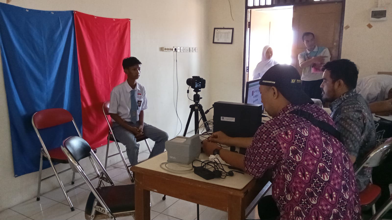 Siswa SMAN 5 Kota Tegal Lakukan Perekaman KTP-el 