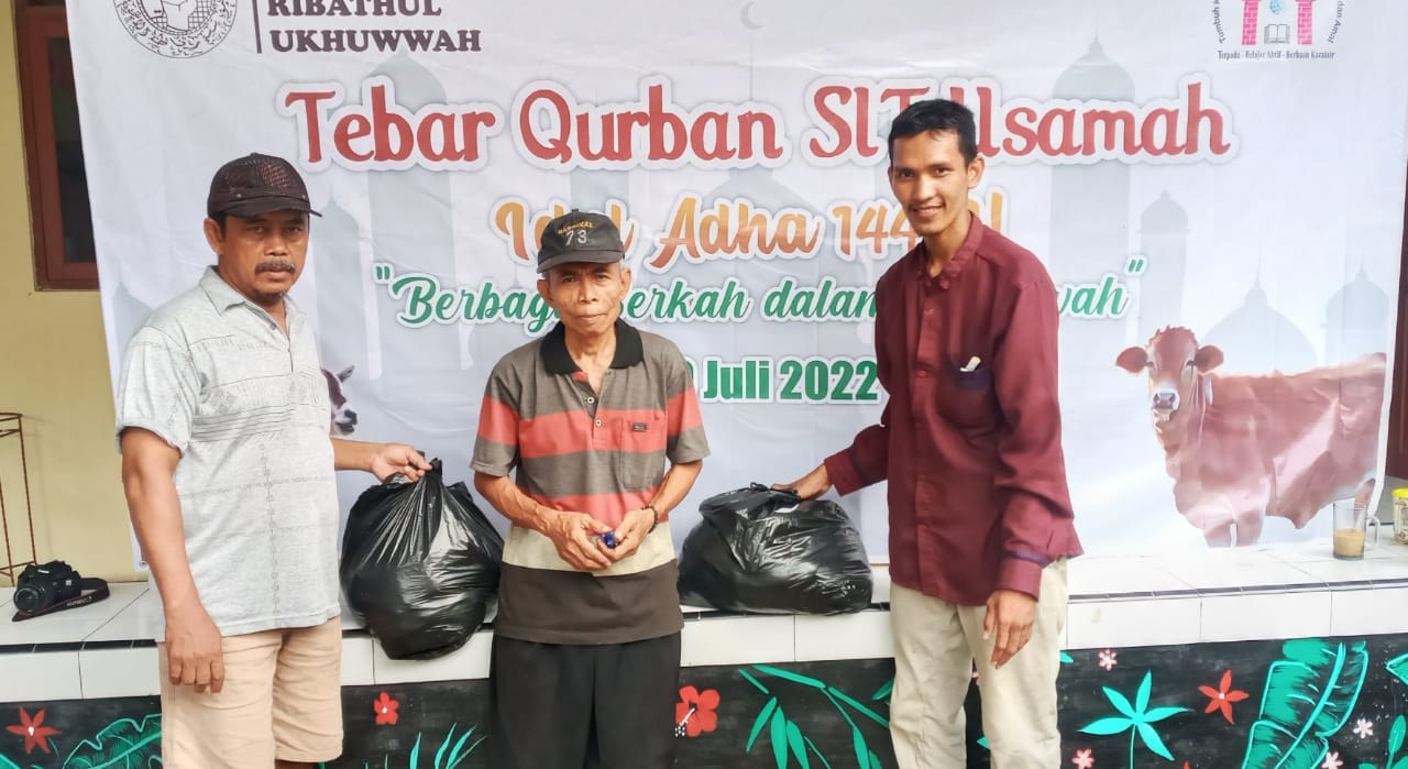 SIT Usamah Tegal Distribusikan 1.279 Bungkus Daging Kurban