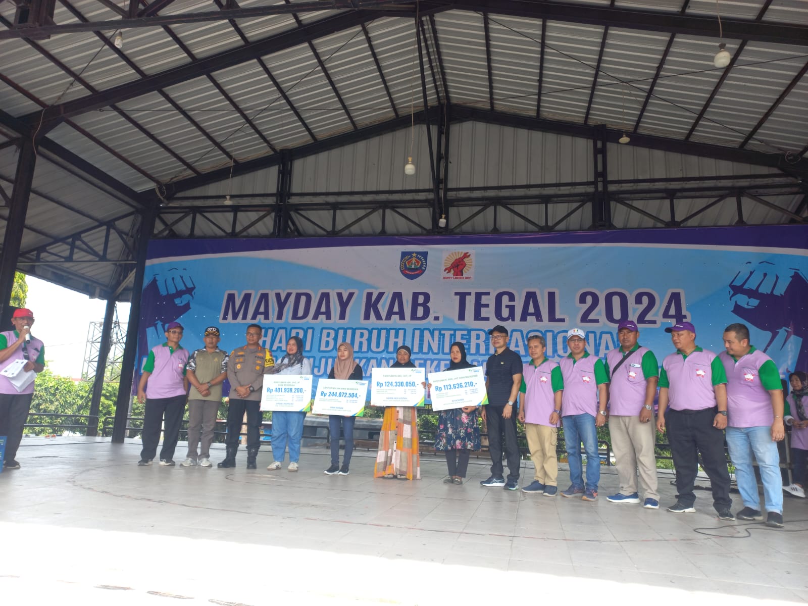 Buruh di Kabupaten Tegal Warnai May Day dengan Aksi Terampil 