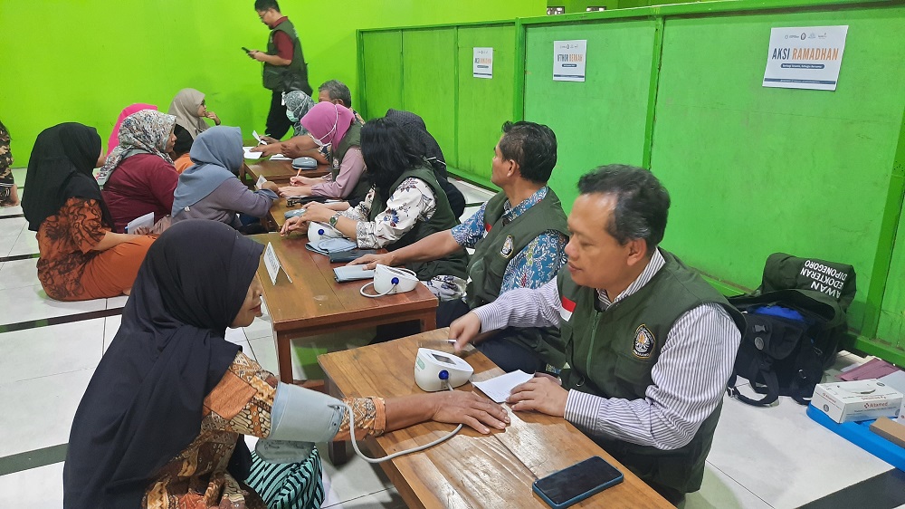 Aksi Ramadan, FK Undip Adakan Pemeriksaan Fisik dan Mental Warga Kampung Nelayan Tambakrejo