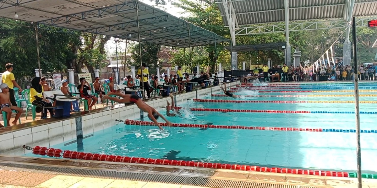   600 Perenang Muda dari Empat Daerah Berebut Catatan Waktu Terbaik di Batang