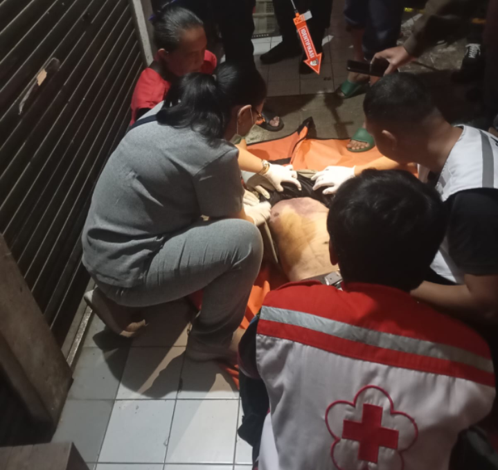 Seorang Laki-laki Ditemukan Tewas Tertelungkup di Pasar Raya Salatiga