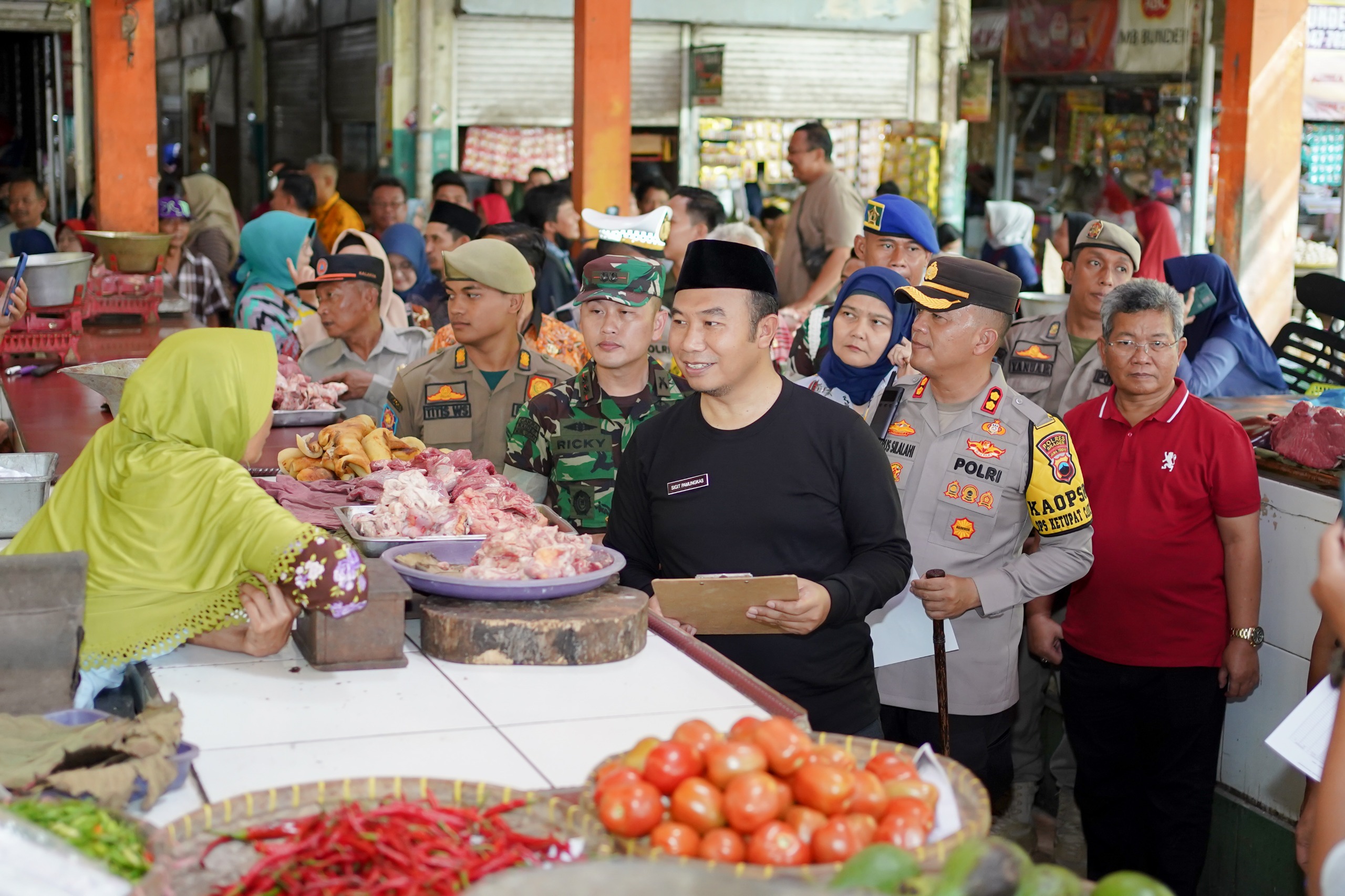 Cek Harga Jelang Idhul Fitri, Bupati Didesak Bubarkan Pedagang di Lahan Okupasi