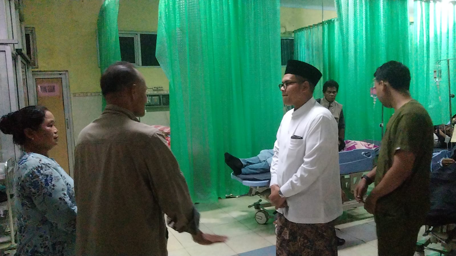 Malam-malam, Bupati Faiz Sidak ke RSUD Batang, Temukan Kamar VIP Kosong Dipakai Gudang dan IGD Penuh