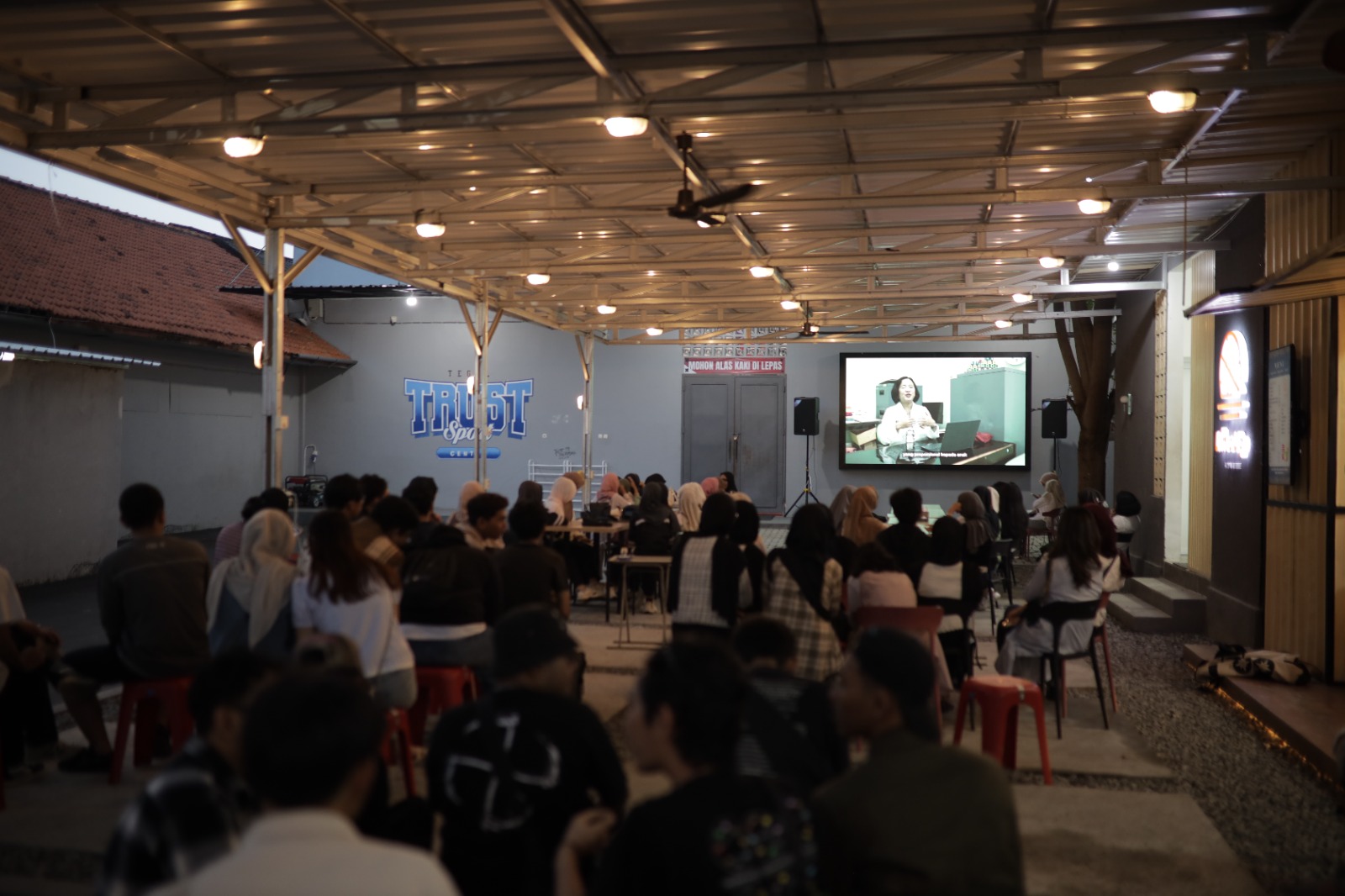 Mahasiswa DKV Universitas Harkat Negeri Gelar Ngabuburit Film Dokumenter di Kota Tegal