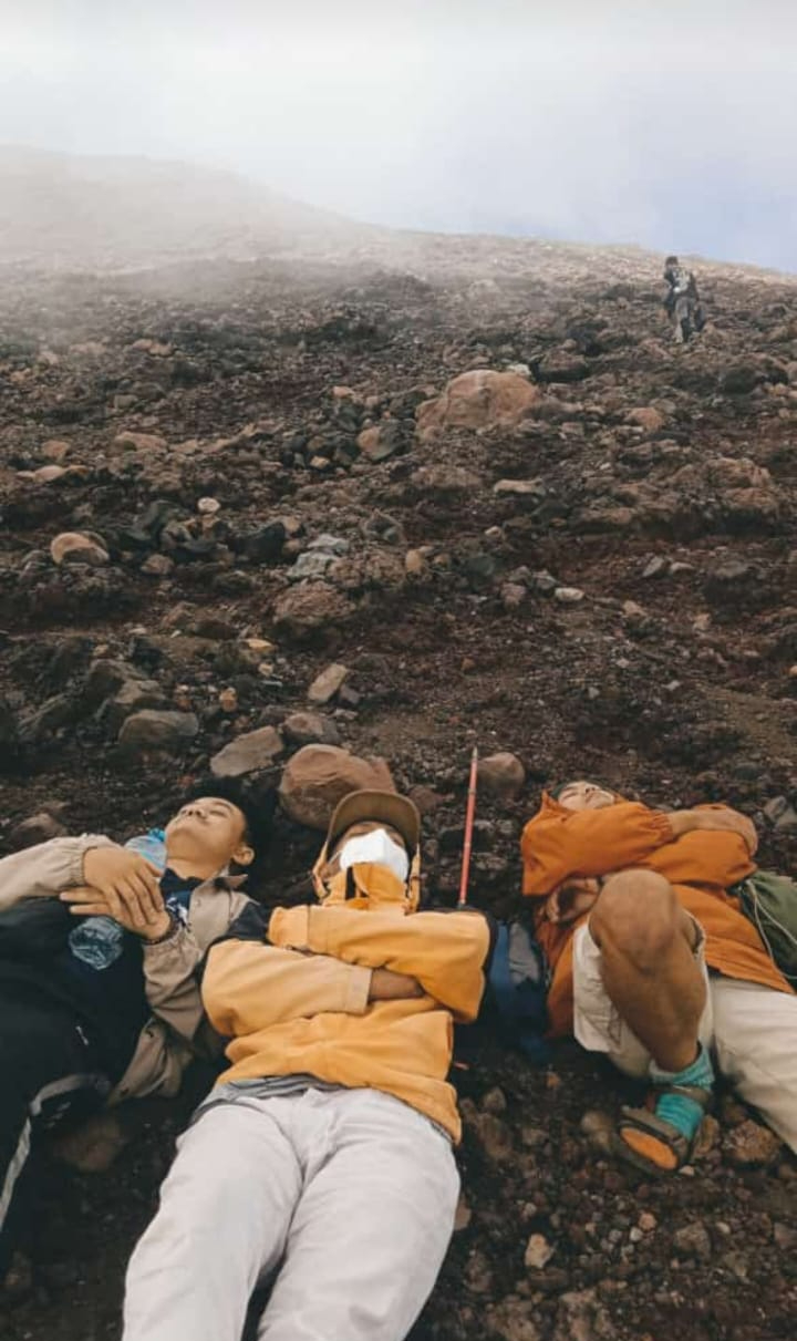 Sedikit Mengenal Tentang Gunung Slamet Dan Point Penting Pendakian