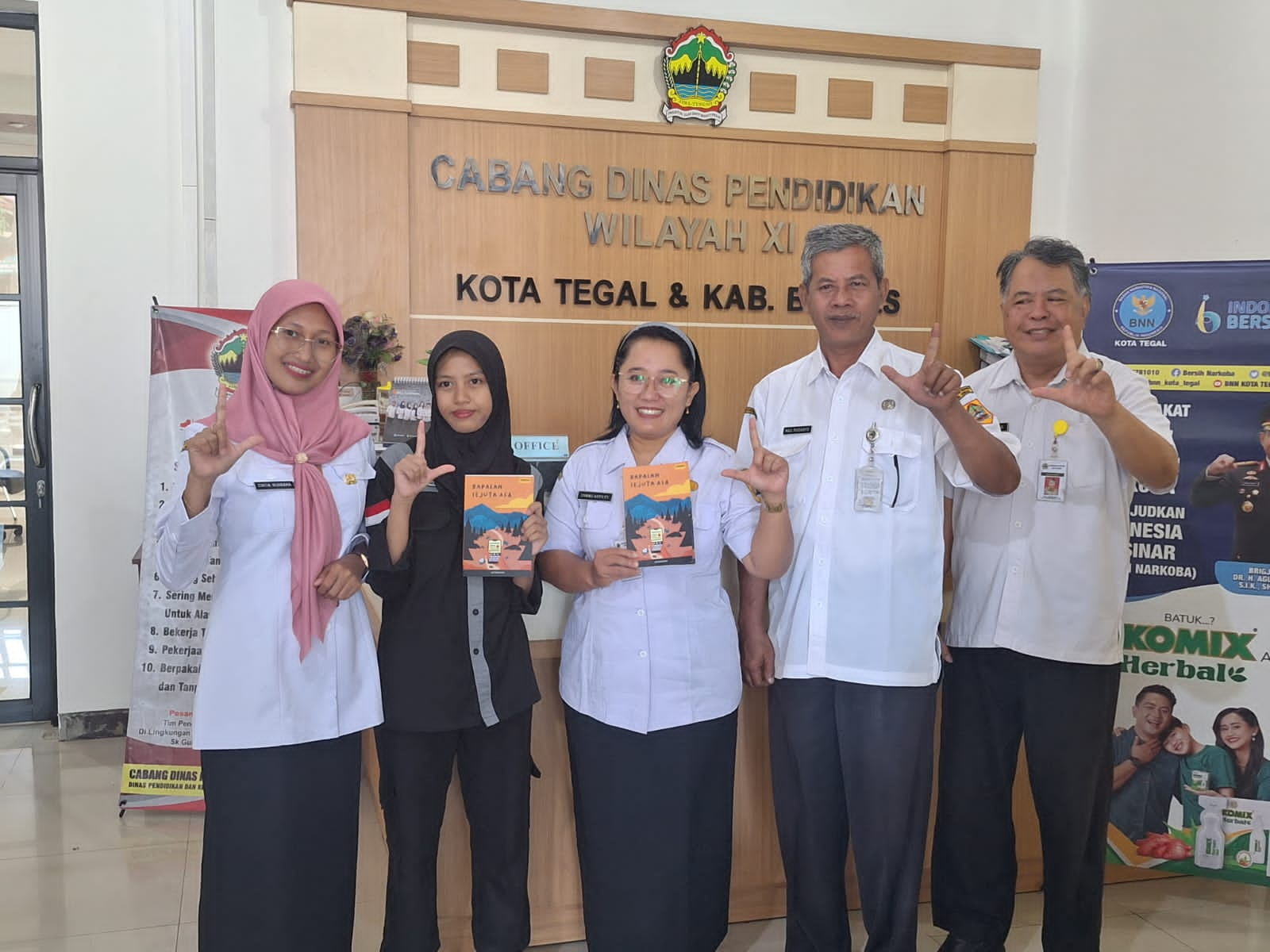 Kepala Cabdin Pendidikan XI Tegal Beri Apresiasi Terbitnya Buku Rapalan Sejuta Asa