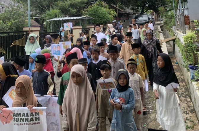 SD Negeri Danawarih 03 Kabupaten Tegal Sambut Ramadan dengan Pawai Ta'aruf 