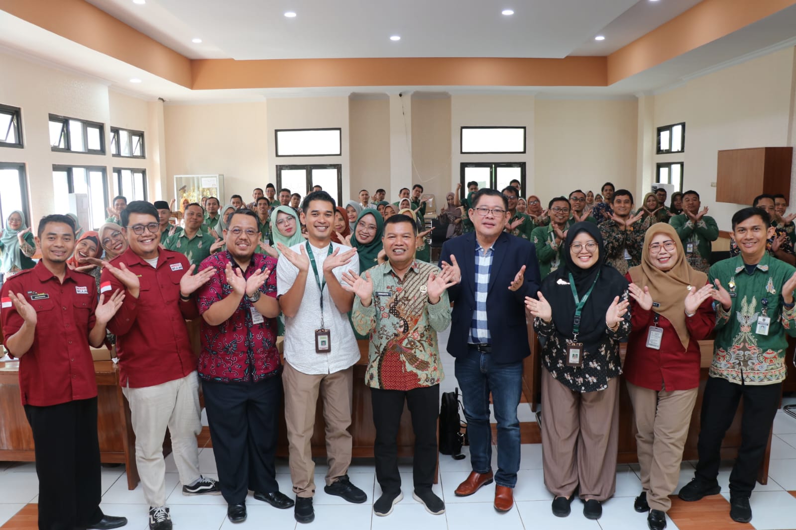 Pelatihan Kreasi Dongeng Sainsmatika Berbasis AI dan AR  ‎