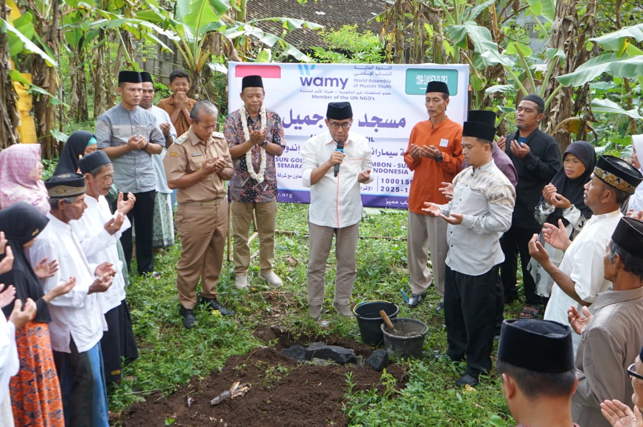 Muh Haris Lakukan Peletakan Batu Pertama Pembangunan Masjid Abu Jamil di Desa Plumbon Kabupaten Semarang