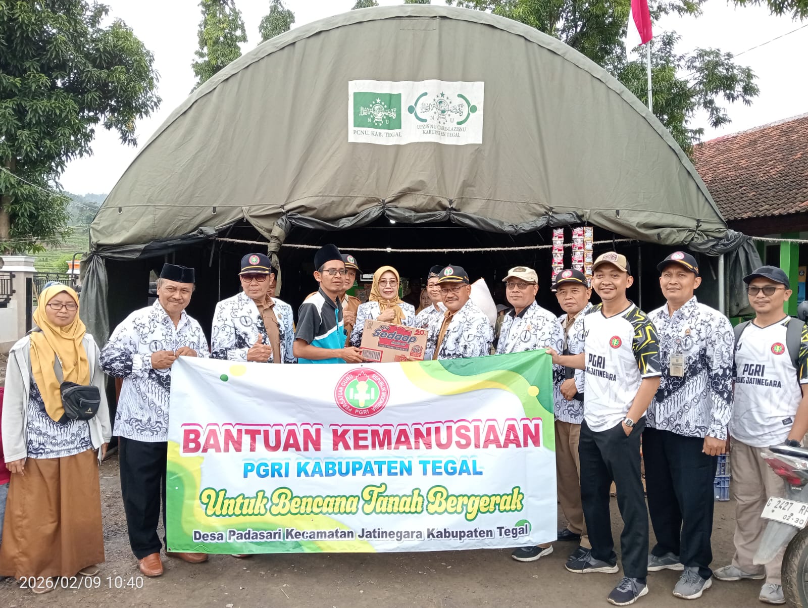 PGRI Kabupaten Tegal Beri Santunan Keluarga Guru Desa Padasari 