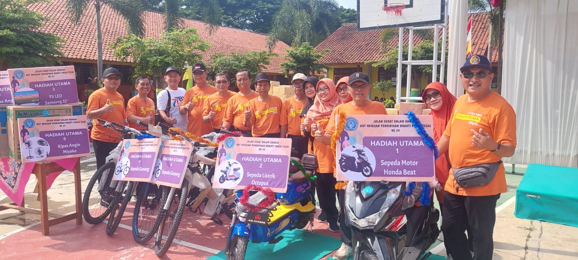 HUT ke-39, Yayasan Pendidikan Bhakti Praja Kabupaten Tegal Bagi-bagi Hadiah