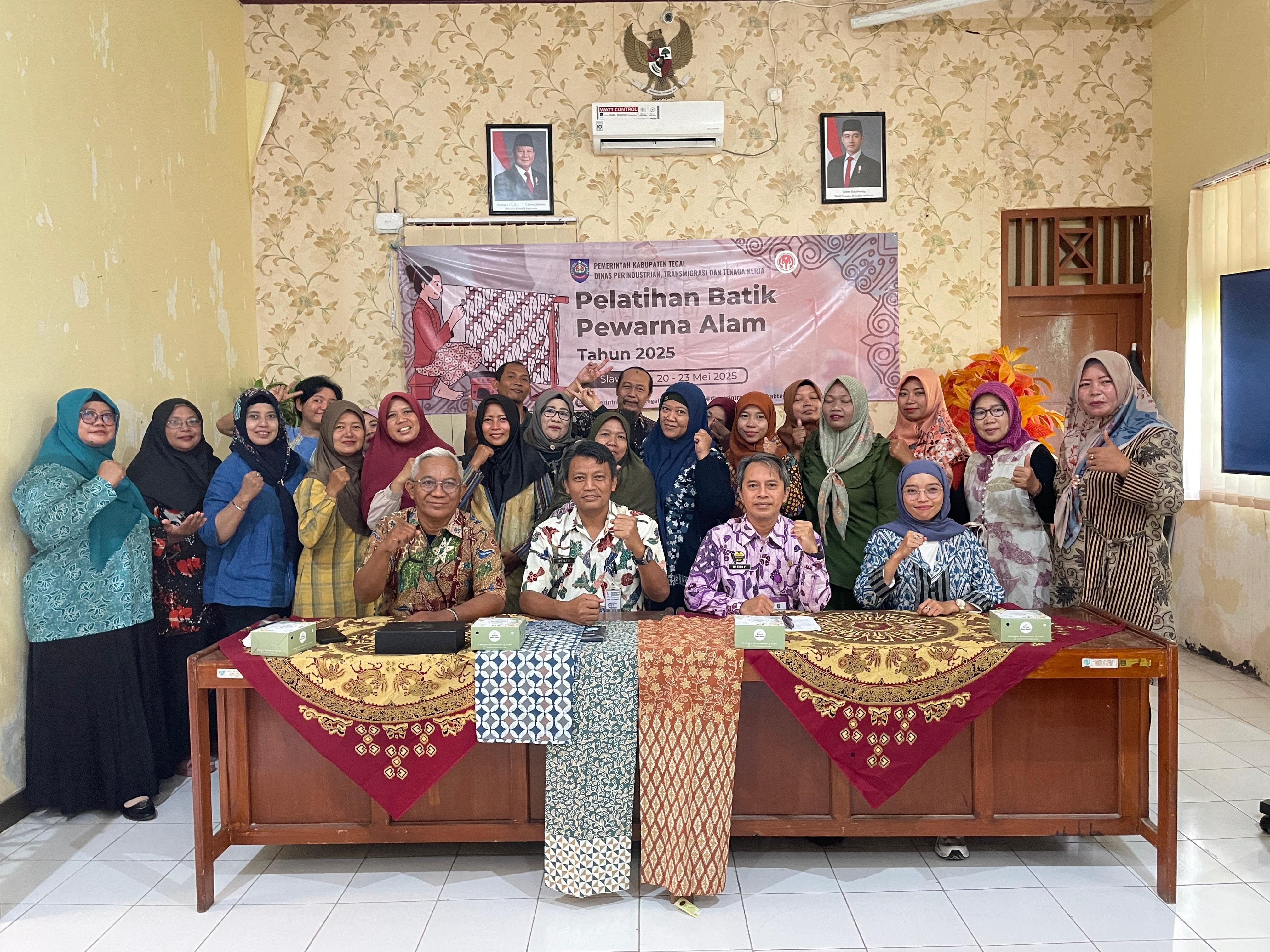 Disperintransnaker Kabupaten Tegal Gelar Pelatihan Batik Pewarna Alam 