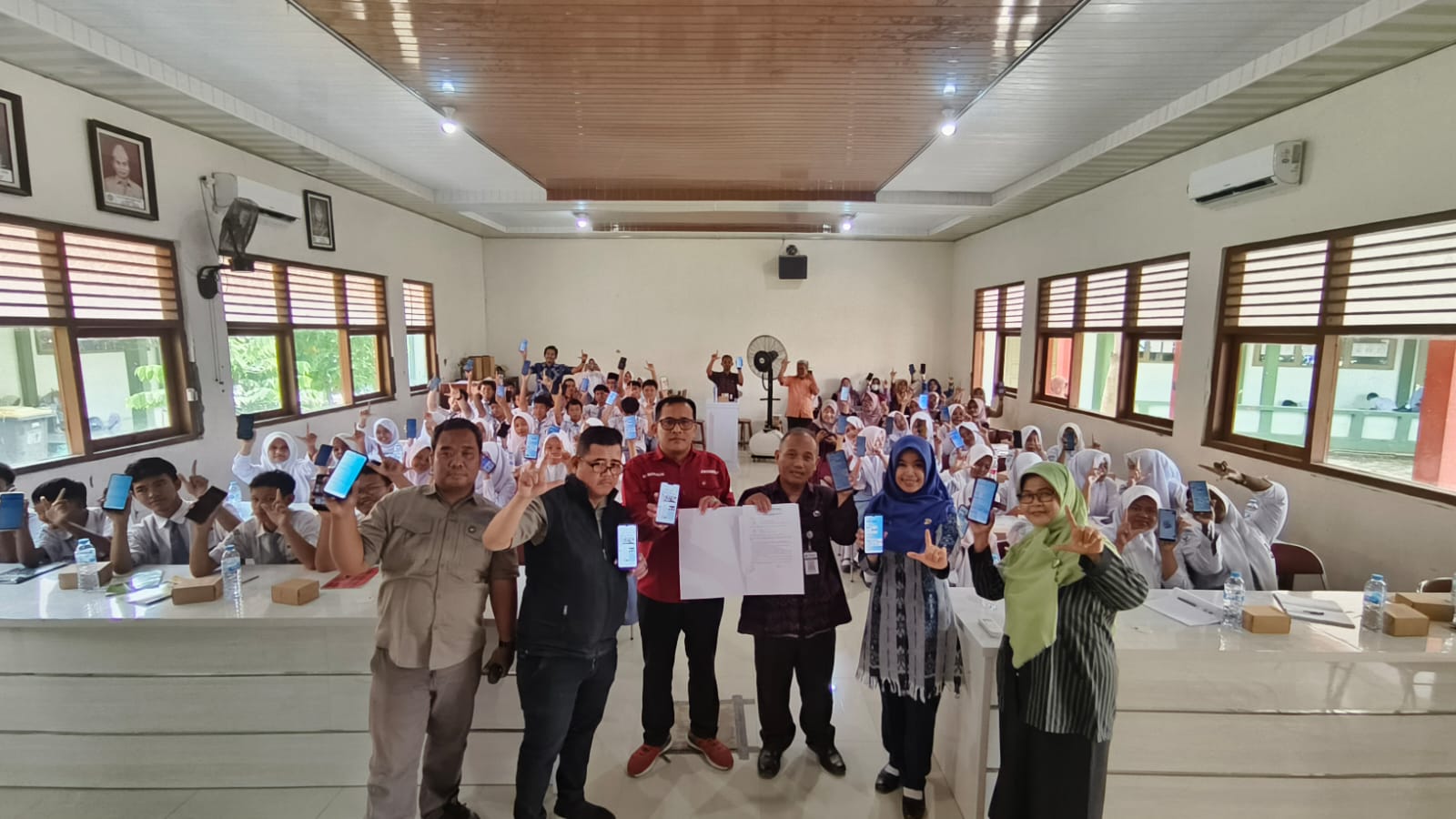 Kembangkan Mading Digital, SMAN 1 Jatibarang Gandeng Radar Tegal